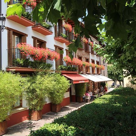 Apartamentos Turisticos Ezcaray Luaran gambar