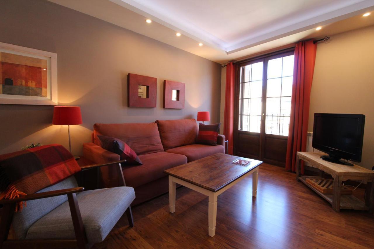 Apartamentos Turisticos Ezcaray Luaran gambar