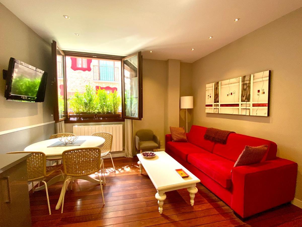 Apartamentos Turisticos Ezcaray Luaran gambar