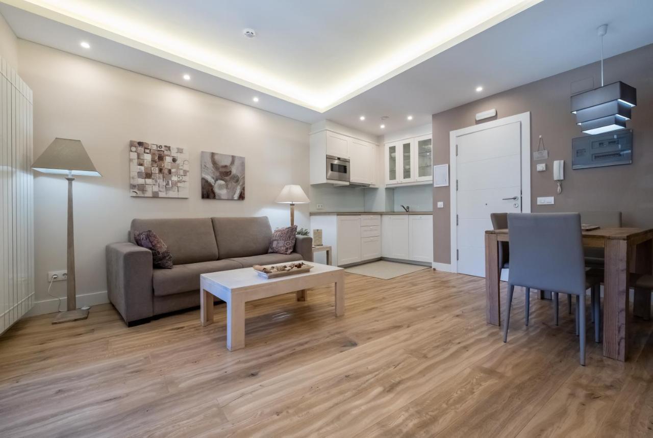 Apartamentos Turisticos Ezcaray Luaran gambar