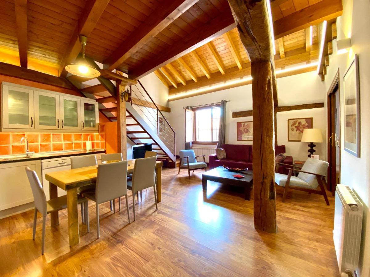 Apartamentos Turisticos Ezcaray Luaran gambar