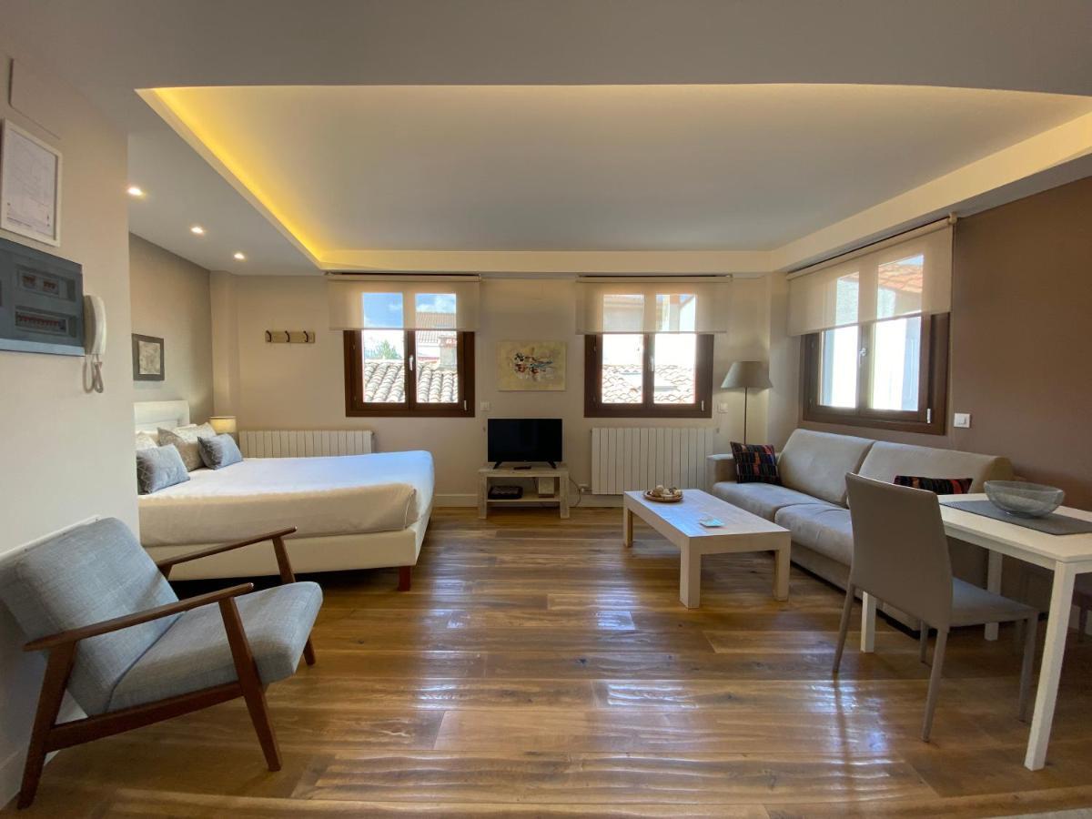 Apartamentos Turisticos Ezcaray Luaran gambar