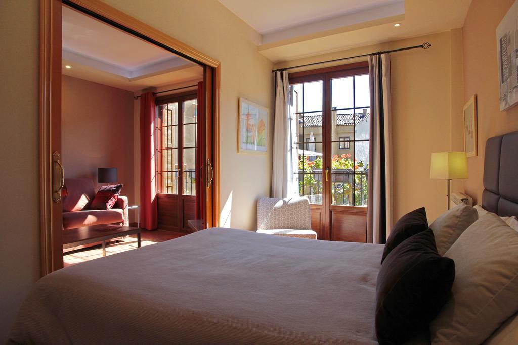 Apartamentos Turisticos Ezcaray Luaran gambar