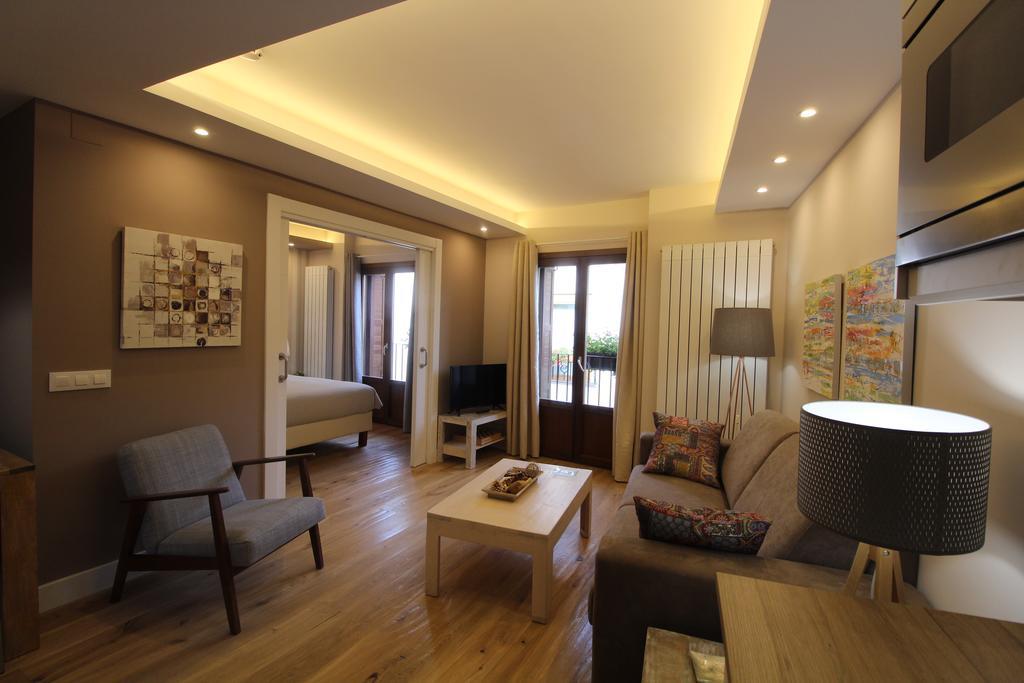 Apartamentos Turisticos Ezcaray Luaran gambar