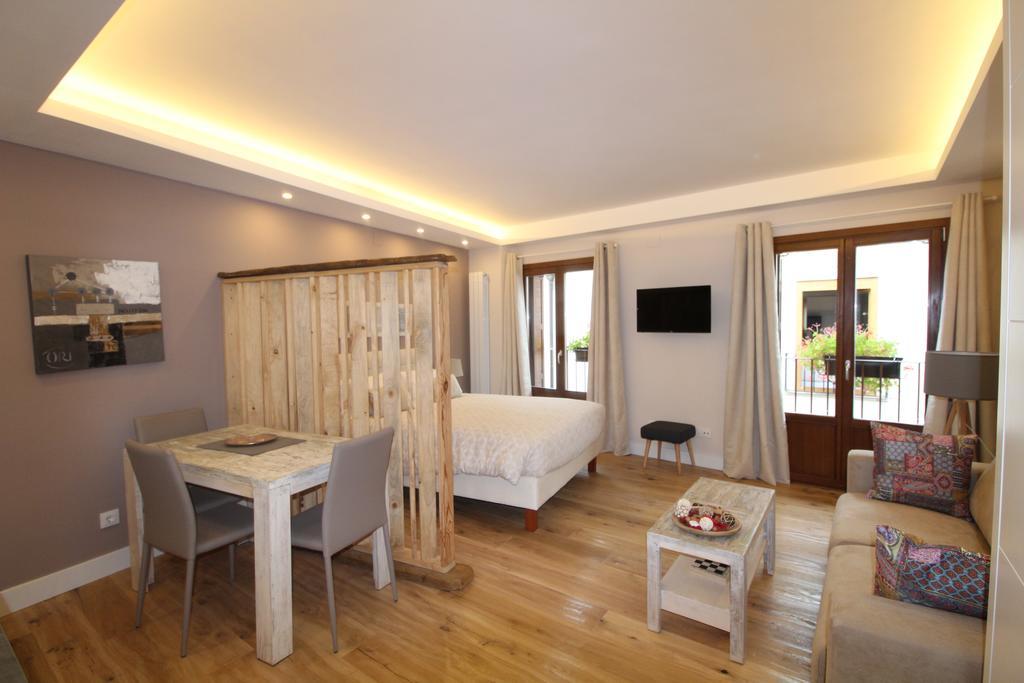 Apartamentos Turisticos Ezcaray Luaran gambar